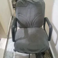 صندلی چرخدار  سالم در عکس نمایان هست