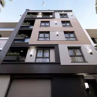 فروش اپارتمان ۱۶۰ متری ۳طبقه نوساز یکجا تاپ لوکیشن