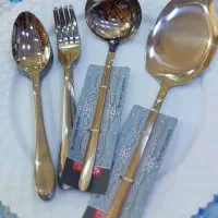 قاشق وچنگال وکفگیر وملاقه