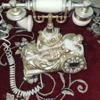 تلفن رومیزی سلطنتی