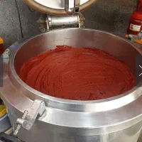پخت رب گوجه در حضور مشتری