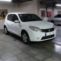 رنو ساندرو اتوماتیک