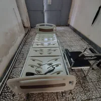 تخت سه شکن برقی با کنترل کاملا سالم با ویلچر حمام