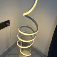 اباژور|چراغ خواب و آباژور|رشت, سعدی (تختی)|دیوار