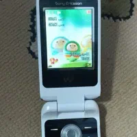 گوشی تاشو دکمه ای سونی اریکسون