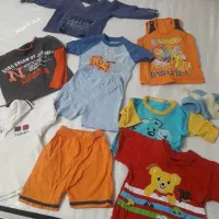 تعدادی لباس بچگانه