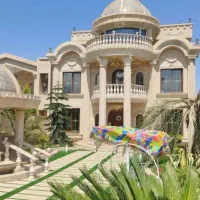 نگهبان گلخانه وباغ