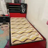 تخت نوجوان وقالیچه انا والسا باهم قیمت ۶ تومن