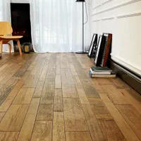 پارکت اینجا مرکز است