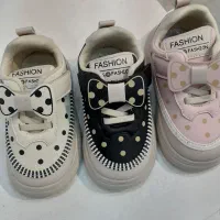 کفش بچه|کیف، کفش، کمربند|لاهیجان, انقلاب|دیوار