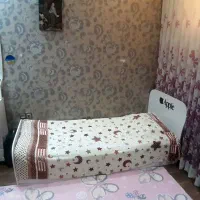 تخت ، دراور و پرده اتاق کودک دخترانه