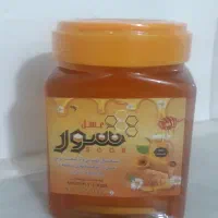 عسل طبیعی .