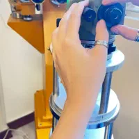 منشی خانم جهت کار امور دفتری