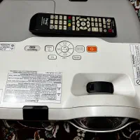 دستگاه ویدیو‌پرژکتور