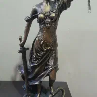 مجسمه در حد نو به ارتفاع45 سانت