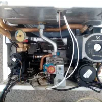 تعمیر/تعمیرکار/تعمیرات تخصصی پکیج و نصب رادیاتور|آبگرمکن، پکیج، شوفاژ|پردیس, فاز ۲|دیوار