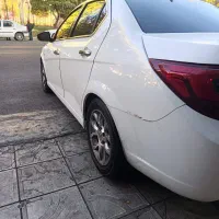 شاگرد ماهر یا نیمه ماهر نقاش