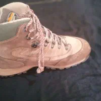 کفش|کیف، کفش، کمربند|هامون, |دیوار