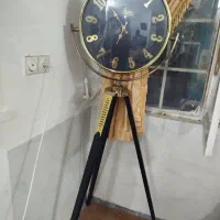 ساعت طرح ایستاده