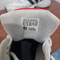 کتونی آدیداس اصلی سایز 42|کیف، کفش، کمربند|خرم‌آباد, |دیوار