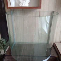 آکواریوم نیم دایره