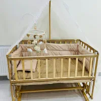 تخت کنار مادر (گهواره)