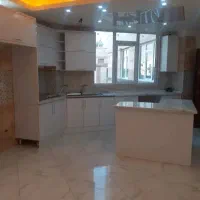 ۹۰متر.شیک و نورگیر .طبقه اول.پارکینگ سندی