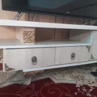 میز تلویزیون.