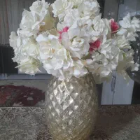 گل وگلدان