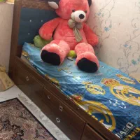 تخت و کمد وکتابخانه