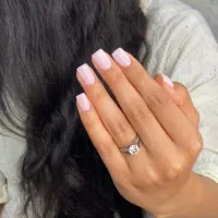 کاشت و ترمیم ناخن|خدمات آرایشگری و زیبایی|رشت, دیلمان|دیوار