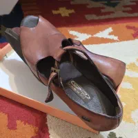 فروش یک جفت کفش چرم