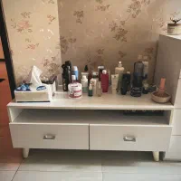 میز تلویزیون با روکش هایگلاس
