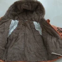 تعدادی کاپشن و لباس بچگانه|کفش و لباس بچه|اندیشه, اندیشه فاز ۱|دیوار