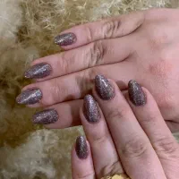 خدمات کاشت ناخن زعفرانیه،رضانژاد|خدمات آرایشگری و زیبایی|تبریز, |دیوار