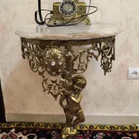 میز تلفن برنزی