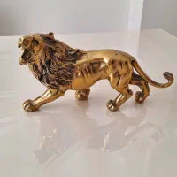 مجسمه برنجی