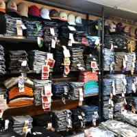 فروشنده بوتیک اقا