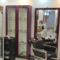 آینه و بوفه آرایشگاه