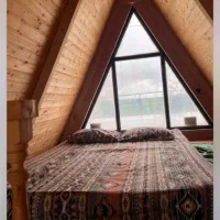 اجاره شبانه و روزانه کلبه سوئسی باغ 500متری|اجارهٔ کوتاه‌مدت ویلا و باغ|هادی شهر, |دیوار