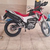 فلاتcrfمدل۴۰۲|موتورسیکلت|میانه, |دیوار
