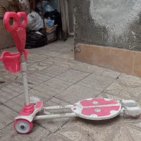 اسکوتر بازی کودک