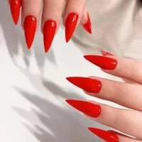 تخفیف/کاشت ناخن فقط ۴۰۰/با ماندگاری بالا/حرفه ای