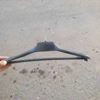 چوبکار چوب لباسی رگال|بندرخت و رخت‌آویز|قم, باغ پنبه|دیوار