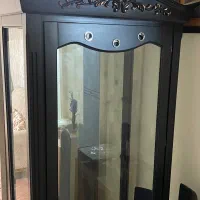 یک عدد بوفه ، میز تلویزیون و سینما خانگی