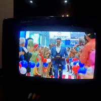 تی وی با کنترل با دستگاه دیجیتال در حد نو