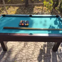 میز بیلیارد به همراه تجهیزات
