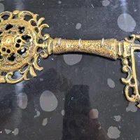 تلفن بزنز،شکلات خوری برنز، جاکلیدی برنز،آجیل خوری