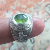 انگشتر نقره رکاب پنبه ای زبرجد اصل