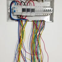 برقکار ساختمان، برقکار صنعتی، برقکاری، برقکشی